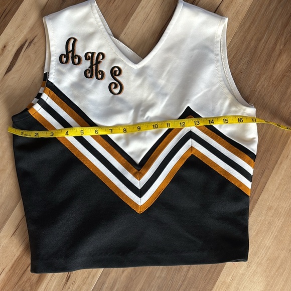 Cheerleader Uniform great for Halloween - Picture 7 of 7
